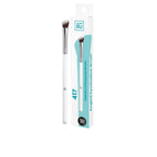 Ilū Eyeshadow Ilū Pinceau Angulaire À Ombres À Paupières Application Sans Effort