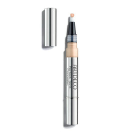 Artdeco Perfect Teint Correttore Fluido Illuminante Pelle Perfetta In Un Tocco
